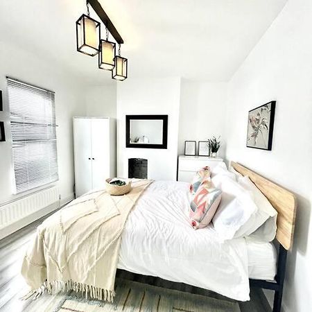 Wainscot Spacious Modern Victorian House In Rochester מראה חיצוני תמונה