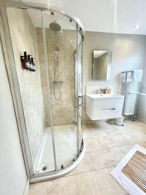 Wainscot Spacious Modern Victorian House In Rochester מראה חיצוני תמונה