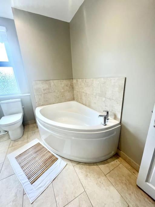 Wainscot Spacious Modern Victorian House In Rochester מראה חיצוני תמונה