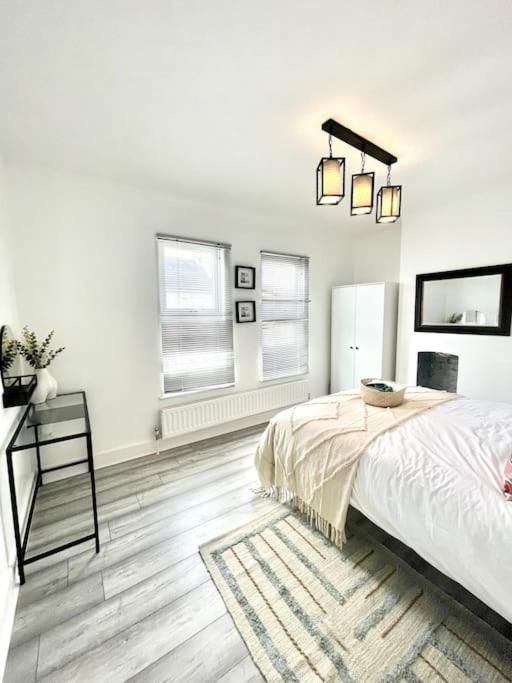 Wainscot Spacious Modern Victorian House In Rochester מראה חיצוני תמונה